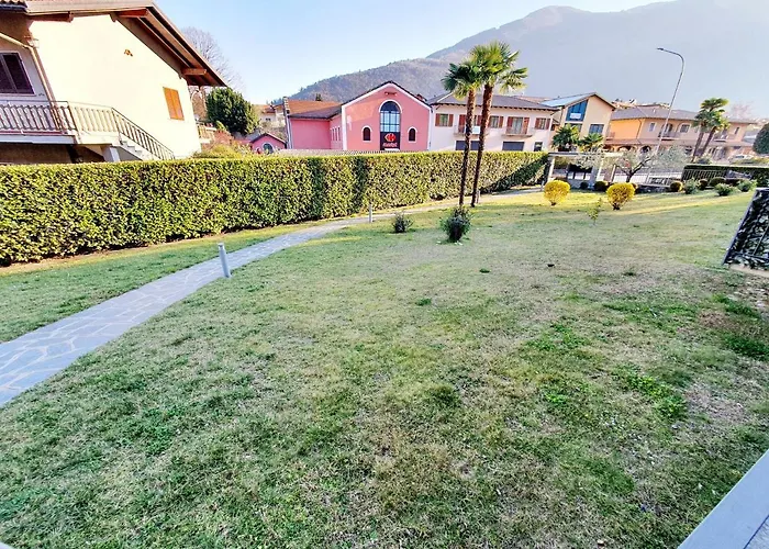 Beach Apartment Cannobio Apartament